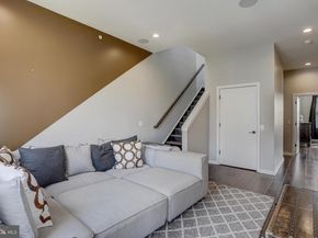 3200 Parkview Walk, Philadelphia PA 19125