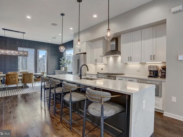 3200 Parkview Walk, Philadelphia PA 19125