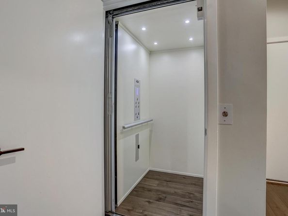 3200 Parkview Walk, Philadelphia PA 19125