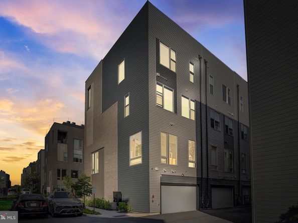 3200 Parkview Walk, Philadelphia PA 19125