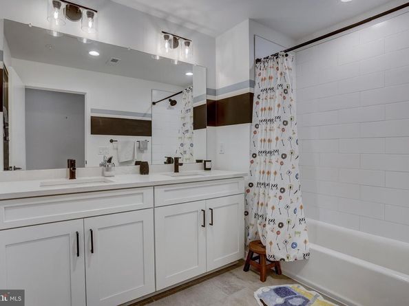 3200 Parkview Walk, Philadelphia PA 19125