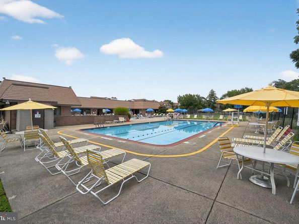 68104 Delaire Landing Road 104, Philadelphia PA 19114