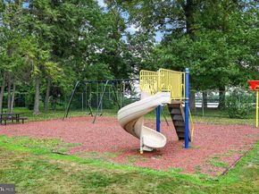 68104 Delaire Landing Road 104, Philadelphia PA 19114