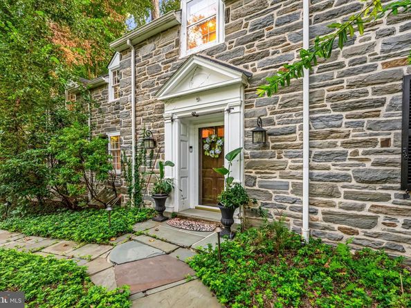 921 Winding Lane, Media PA 19063