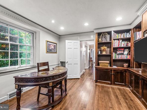 921 Winding Lane, Media PA 19063