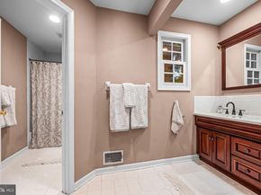 921 Winding Lane, Media PA 19063