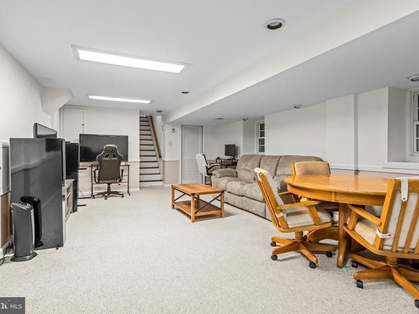 921 Winding Lane, Media PA 19063