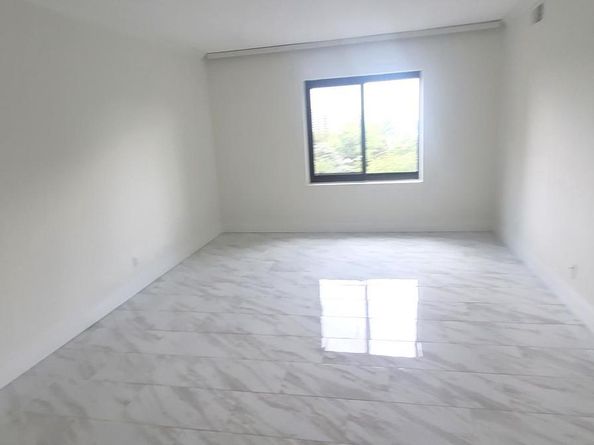 307 Yoakum Parkway 519, Alexandria VA 22304