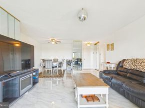 307 Yoakum Parkway 519, Alexandria VA 22304