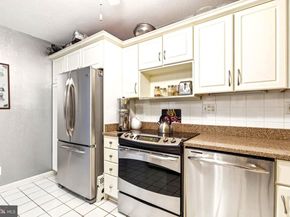 307 Yoakum Parkway 519, Alexandria VA 22304