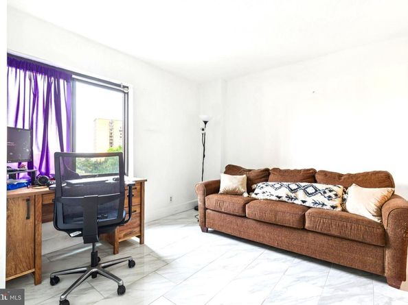 307 Yoakum Parkway 519, Alexandria VA 22304
