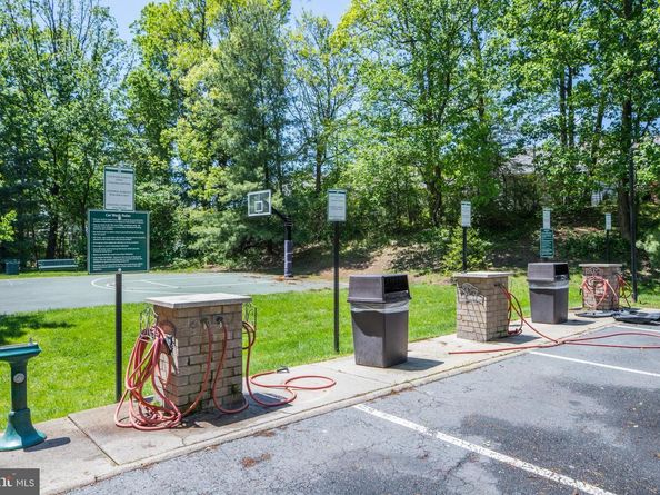 307 Yoakum Parkway 519, Alexandria VA 22304