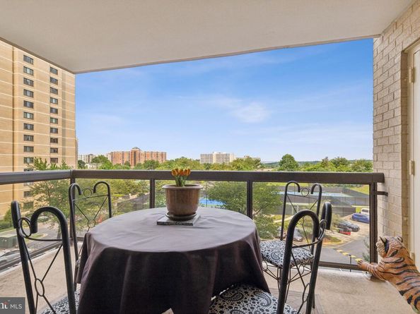 307 Yoakum Parkway 519, Alexandria VA 22304