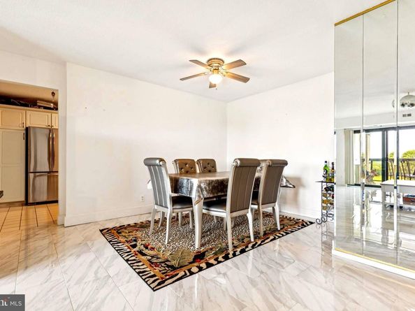 307 Yoakum Parkway 519, Alexandria VA 22304
