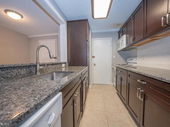 1919 Chestnut Street 2422, Philadelphia PA 19103