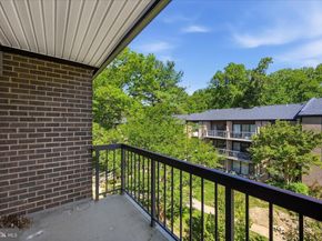 9730 Kingsbridge Drive 303, Fairfax VA 22031