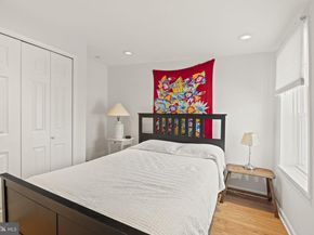 1913 Carpenter Street, Philadelphia PA 19146