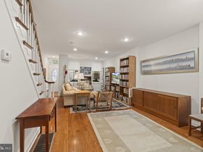 1913 Carpenter Street, Philadelphia PA 19146