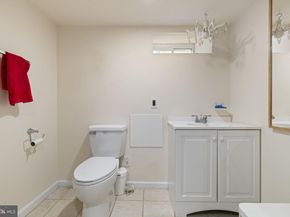 1913 Carpenter Street, Philadelphia PA 19146