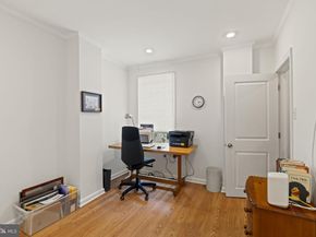 1913 Carpenter Street, Philadelphia PA 19146