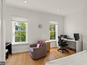1913 Carpenter Street, Philadelphia PA 19146