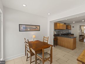 1913 Carpenter Street, Philadelphia PA 19146