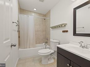 1913 Carpenter Street, Philadelphia PA 19146