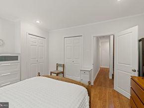 1913 Carpenter Street, Philadelphia PA 19146