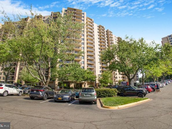 205 Yoakum Parkway 1502, Alexandria VA 22304