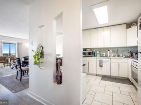 205 Yoakum Parkway 1502, Alexandria VA 22304