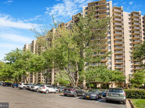 205 Yoakum Parkway 1502, Alexandria VA 22304