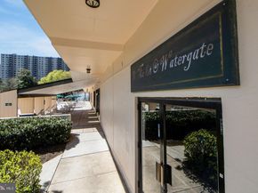 205 Yoakum Parkway 1502, Alexandria VA 22304