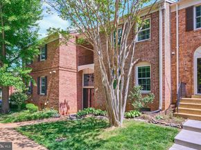 3153 Fairbury Lane, Fairfax VA 22031