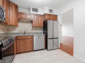 1800 Old Meadow Road 1412, Mclean VA 22102