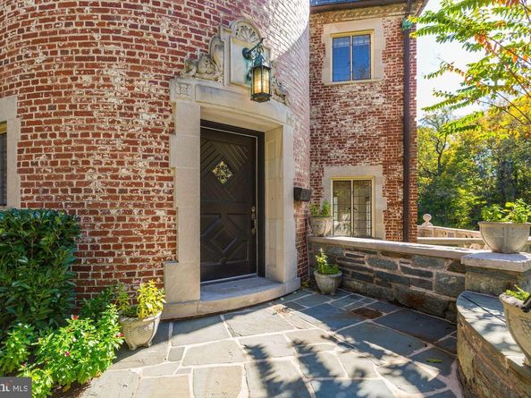 2701 32nd Street NW, Washington DC 20008