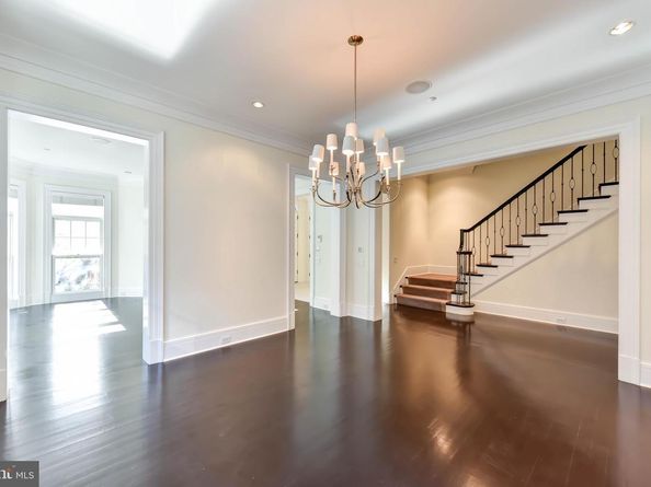 2733 Cathedral Avenue NW, Washington DC 20008
