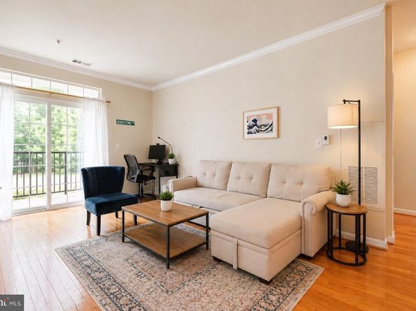 2465 Army Navy Drive 101, Arlington VA 22206