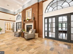 2465 Army Navy Drive 101, Arlington VA 22206