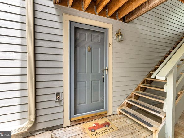 2225 Lovedale Lane 303A, Reston VA 20191