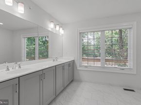 17 Grey Court, Berwyn PA 19312