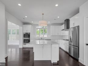 17 Grey Court, Berwyn PA 19312
