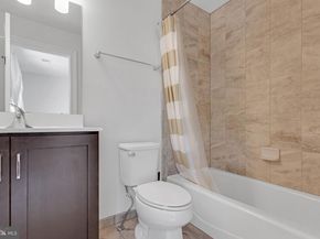 17 Grey Court, Berwyn PA 19312