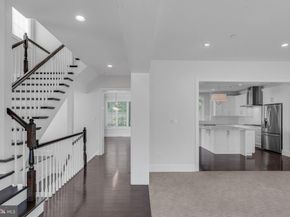 17 Grey Court, Berwyn PA 19312