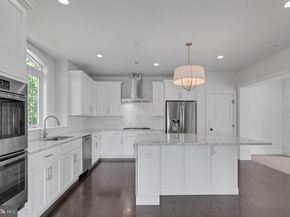 17 Grey Court, Berwyn PA 19312