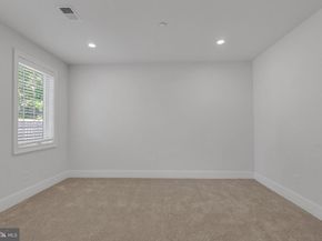 17 Grey Court, Berwyn PA 19312