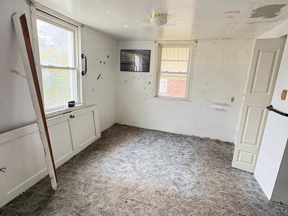 125 S Governor Printz Boulevard, Essington PA 19029