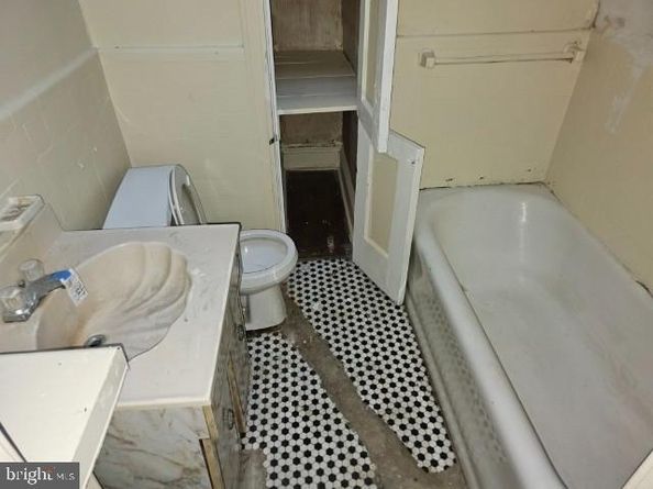 6253 Morton Street, Philadelphia PA 19144