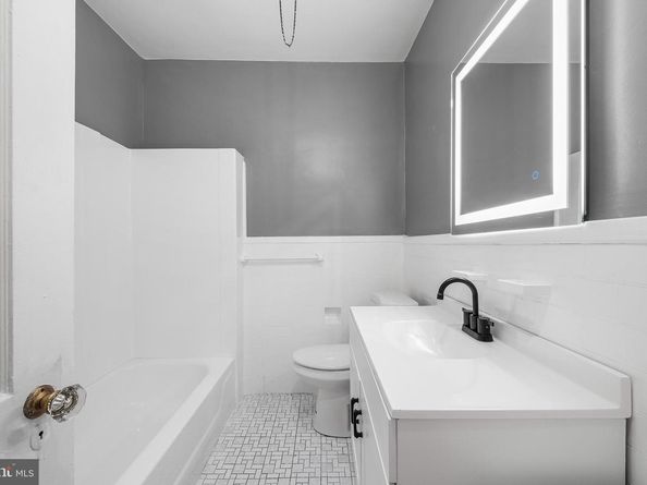 6630 Boyer Street, Philadelphia PA 19119