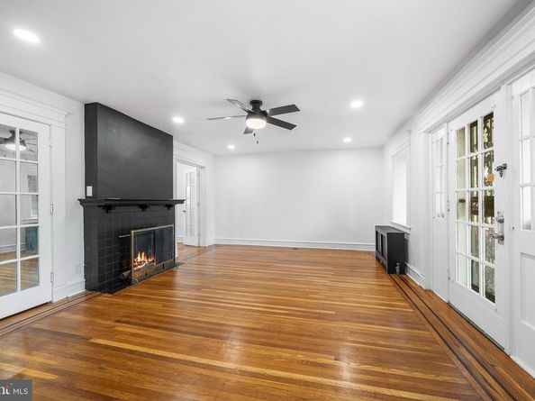 6630 Boyer Street, Philadelphia PA 19119