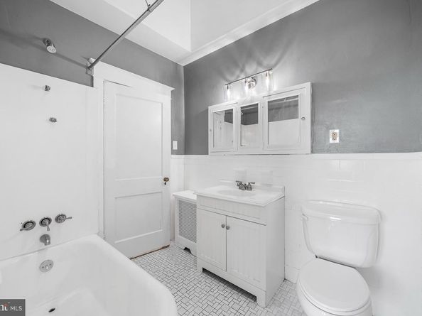 6630 Boyer Street, Philadelphia PA 19119